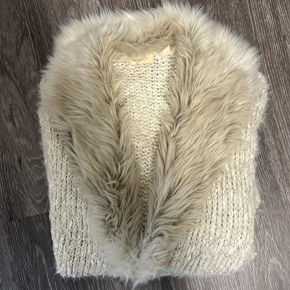 ANTHROPOLOGIE Sleeping On Snow Fluffy Faux Fur Cardigan Size Medium✨ - Picture 5 of 11